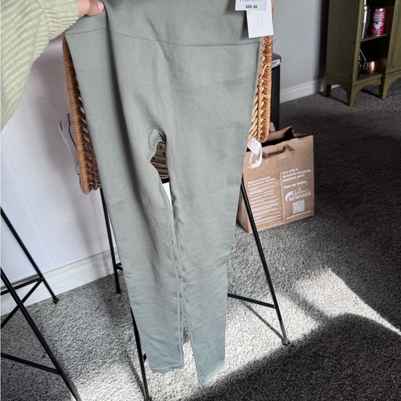 L*Space ribbed sage leggings xs/s - Picture 4 of 6